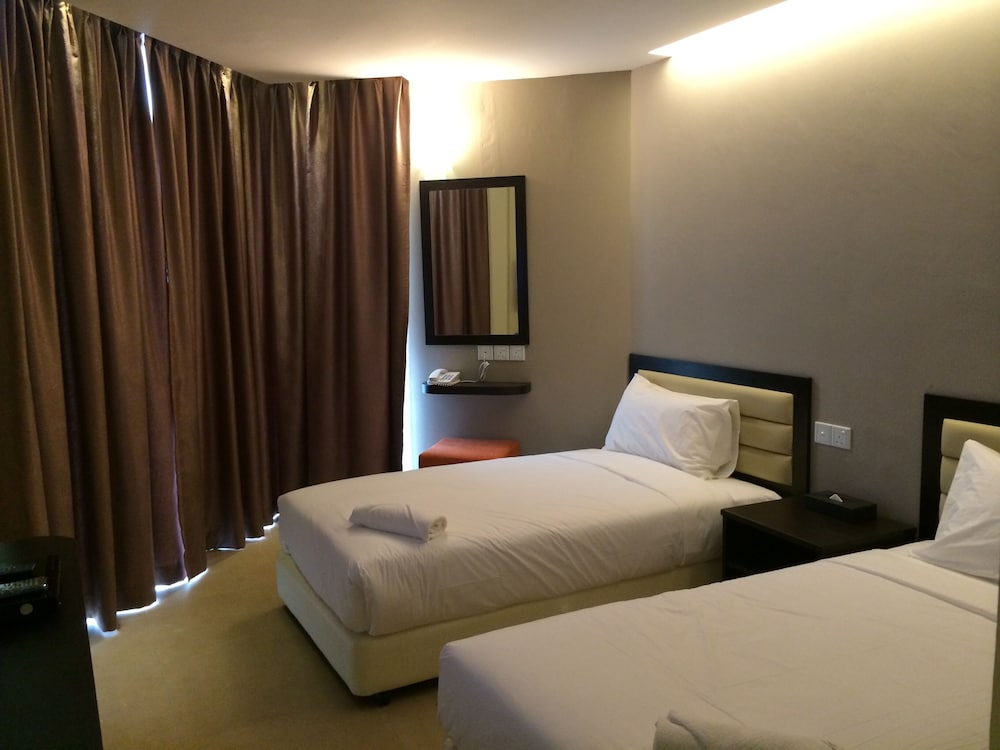 Paradise Spa Hotel 37/62