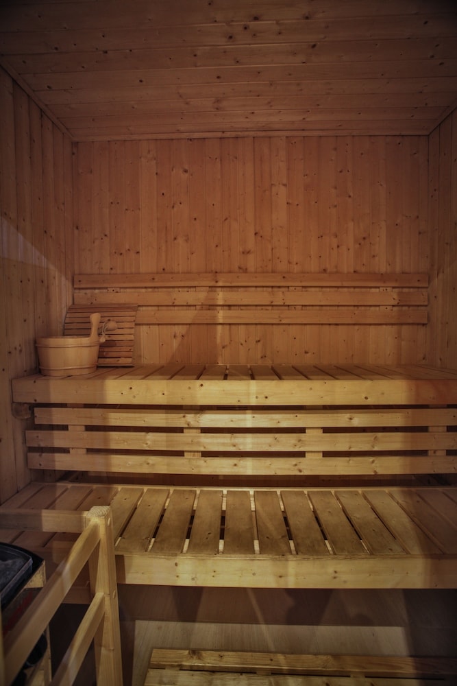 Limketkai Luxe Hotel 23/50