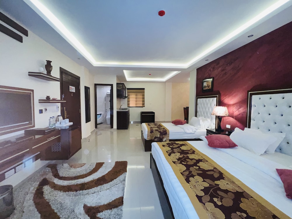 P Quattro Relax Hotel 68/73