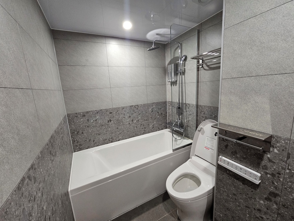Dongdaemun Hotel 49/50