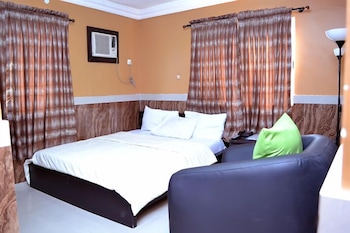 Inglesias Hotels 12/24