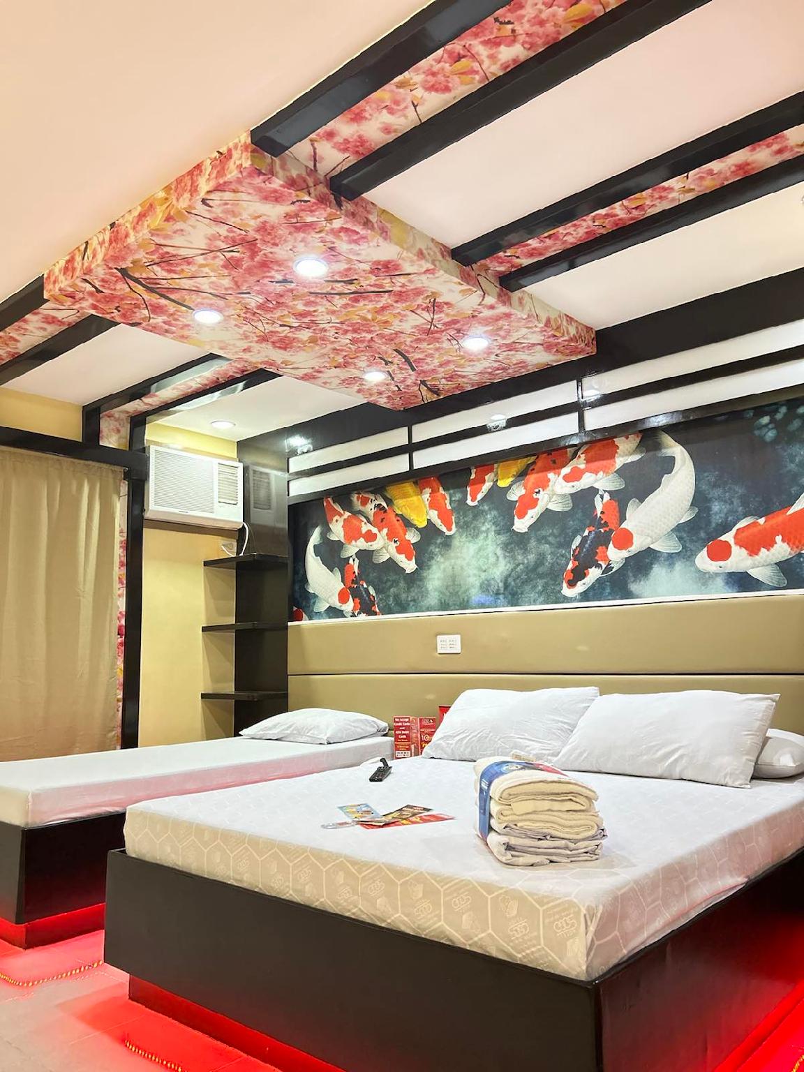 Regency, 1 Queen and 1 Single Bed