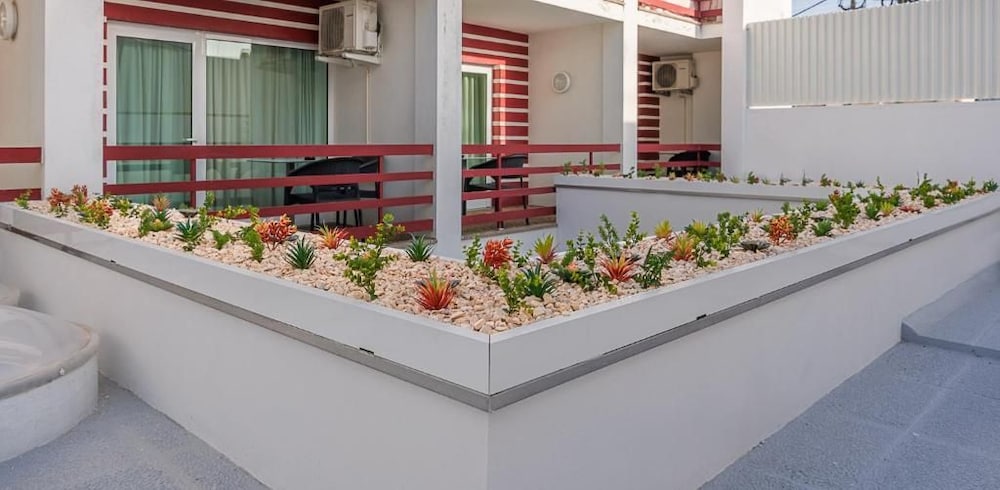 Costa Nova Hotel 6/50