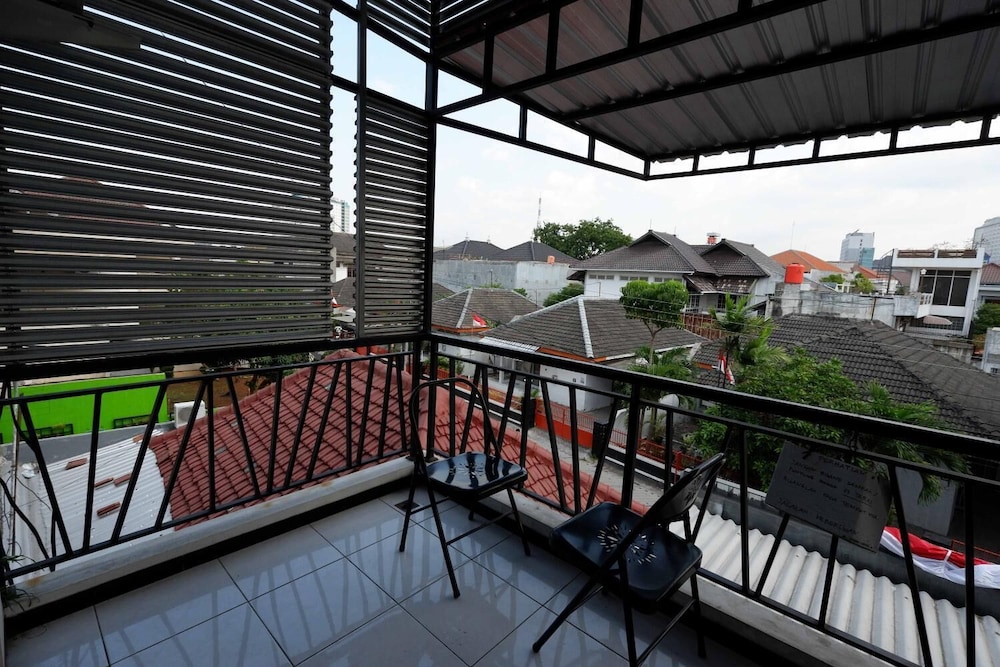 Reddoorz Near Plaza Simpang Lima 28/32