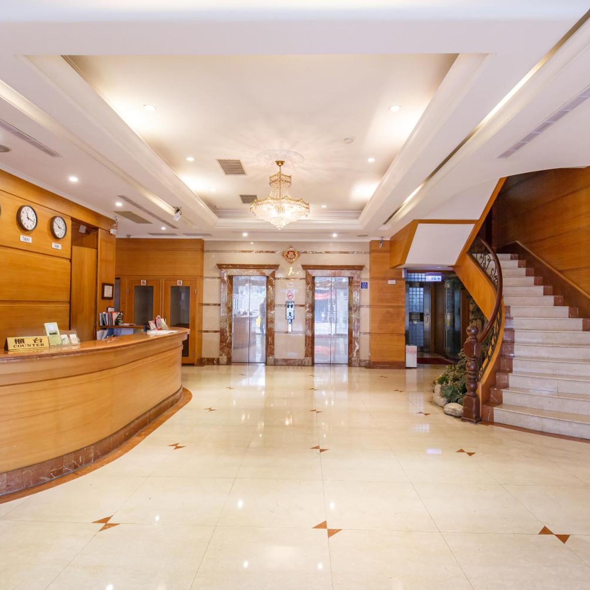 Champion Hotel 8/50