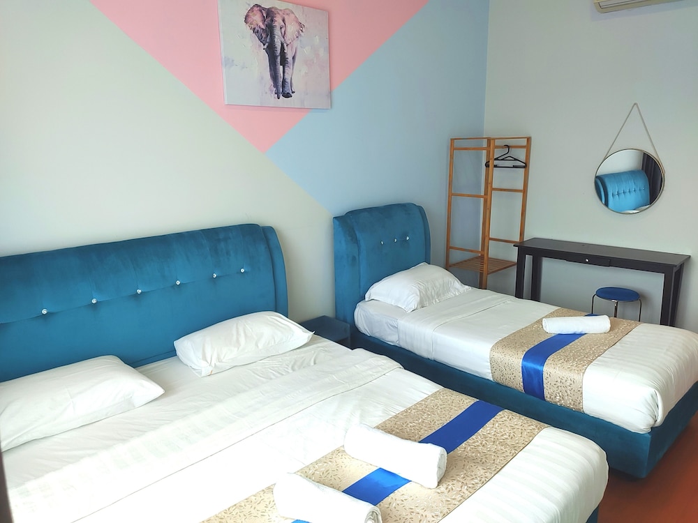 4 Bedrooms, Design, Apartment, 4 Beds, 2 King Beds, Queen Bed, Partial Sea View 4/7