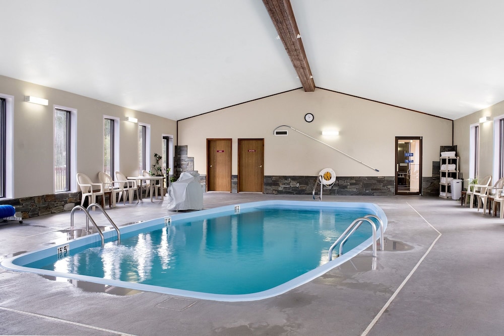 Everspring Inn Suites Hill City 34/61