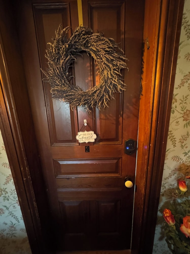 Gillis Grier Bed and Breakfast 5/50