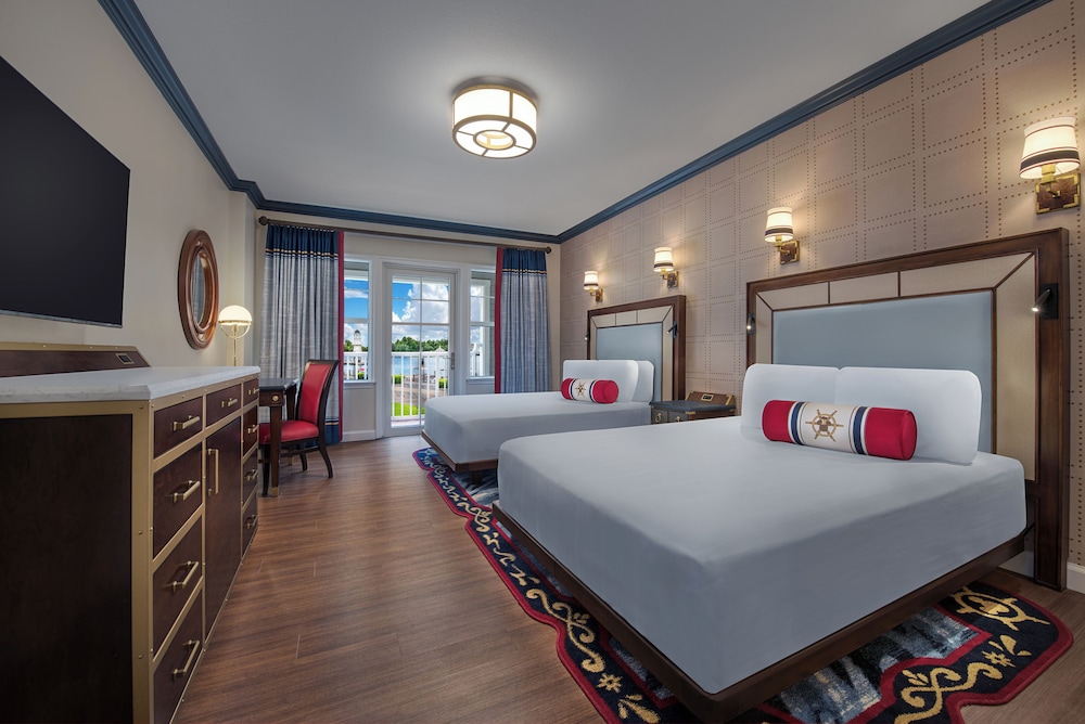 Disneys Yacht Club Resort 18/50