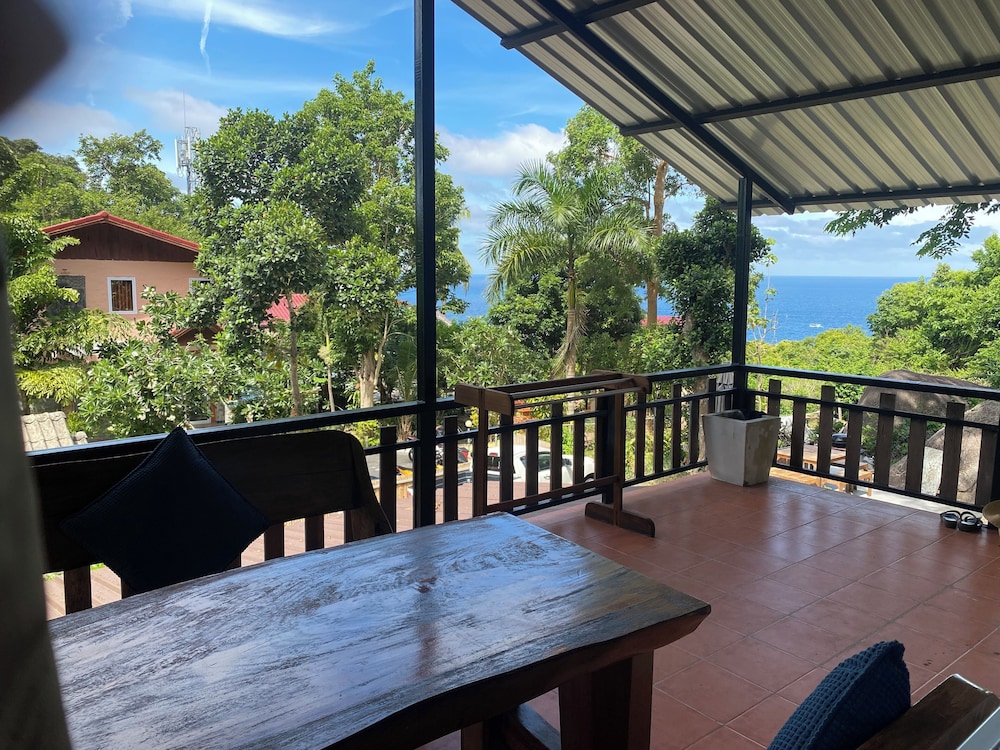 Majestic Sea View Resort 33/50