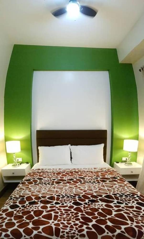 Outlook Ridge Residences N-206 20/50
