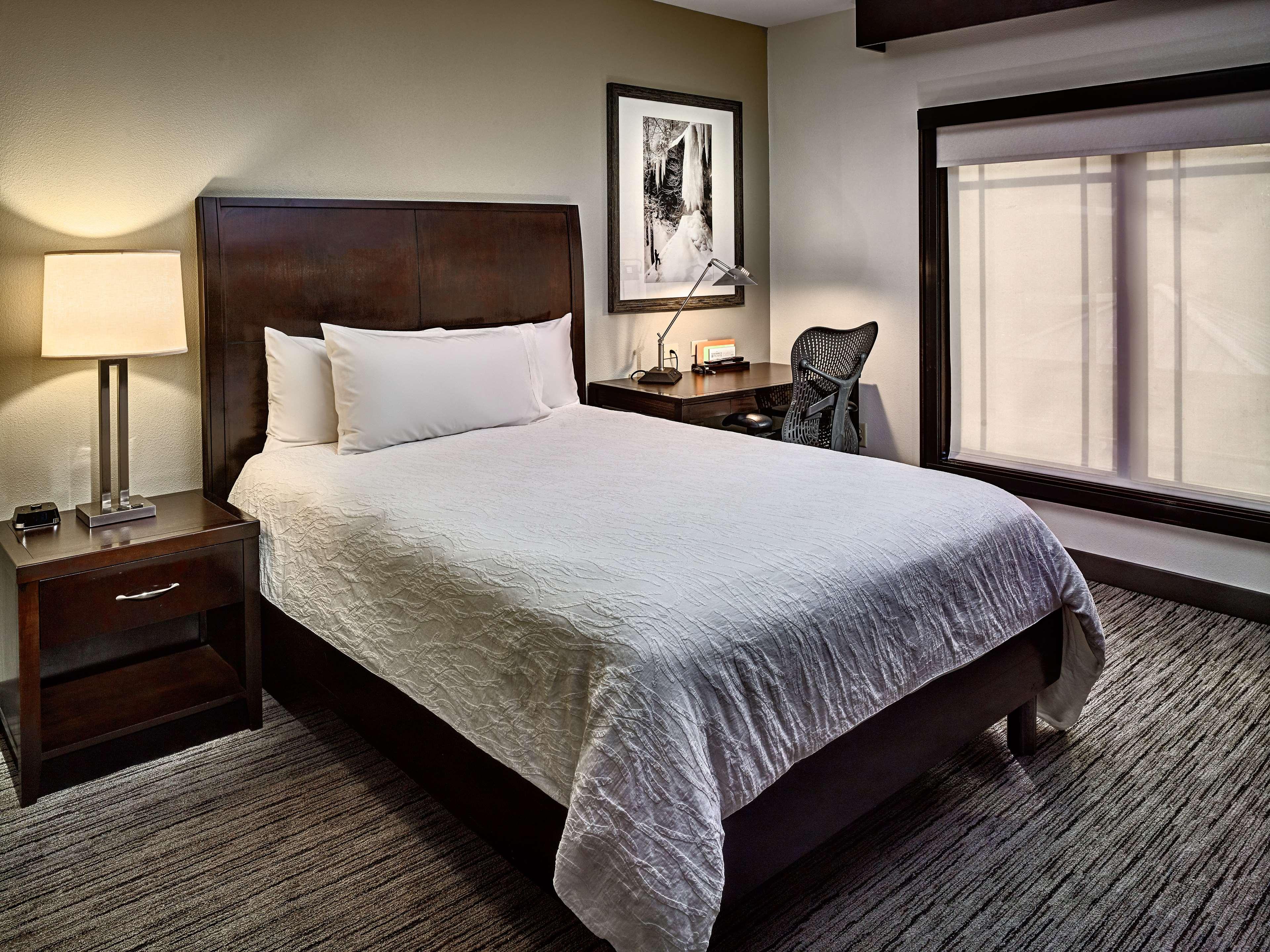 JUNIOR SUITE, QUEEN BED, ACCESSIBLE