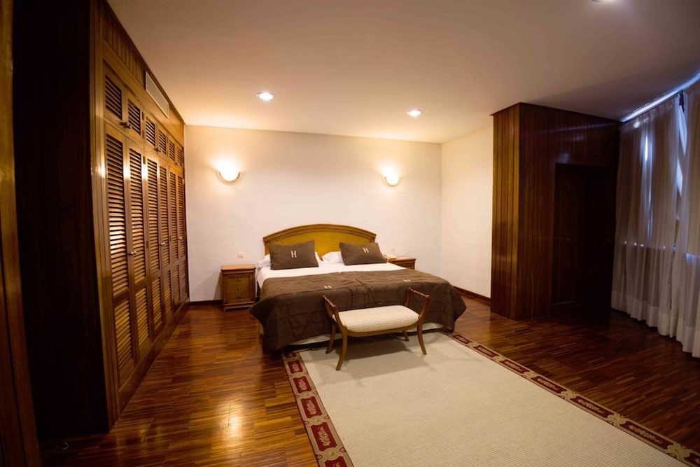 Hotel Escuela Santa Cruz 42/67