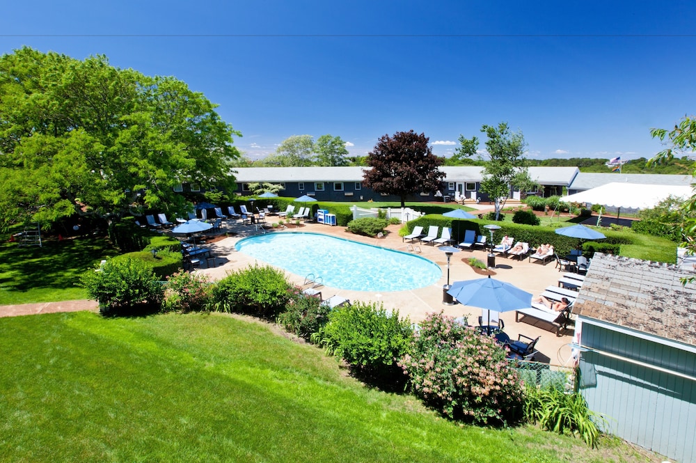 Seaglass Inn & Spa 41/49