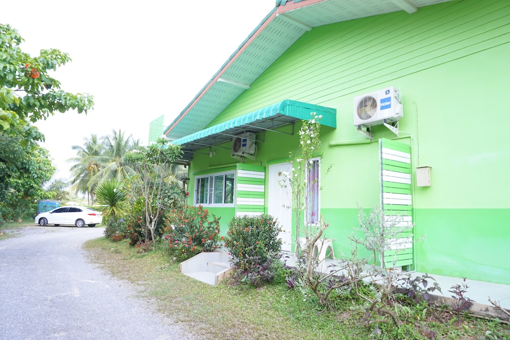 Go Green Resort 10/37