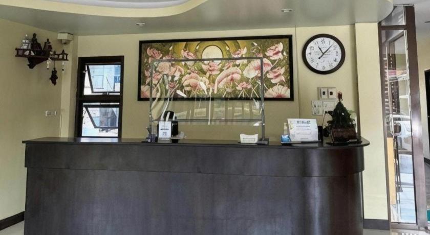 Ponburi Hotel 9/90