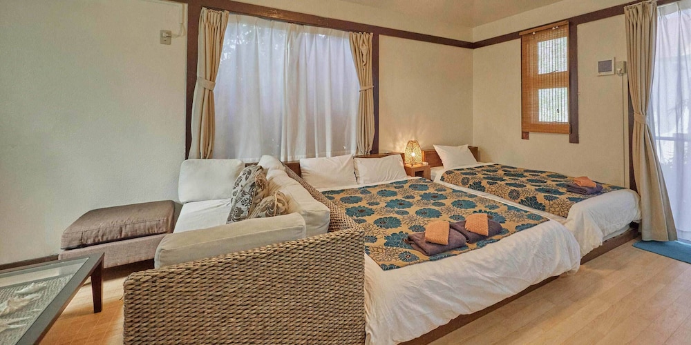 Hills, Twin Beds