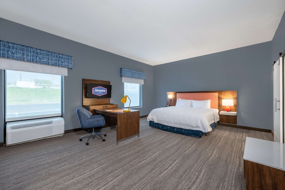 Hampton Inn & Suites Hopkinsville 16/45
