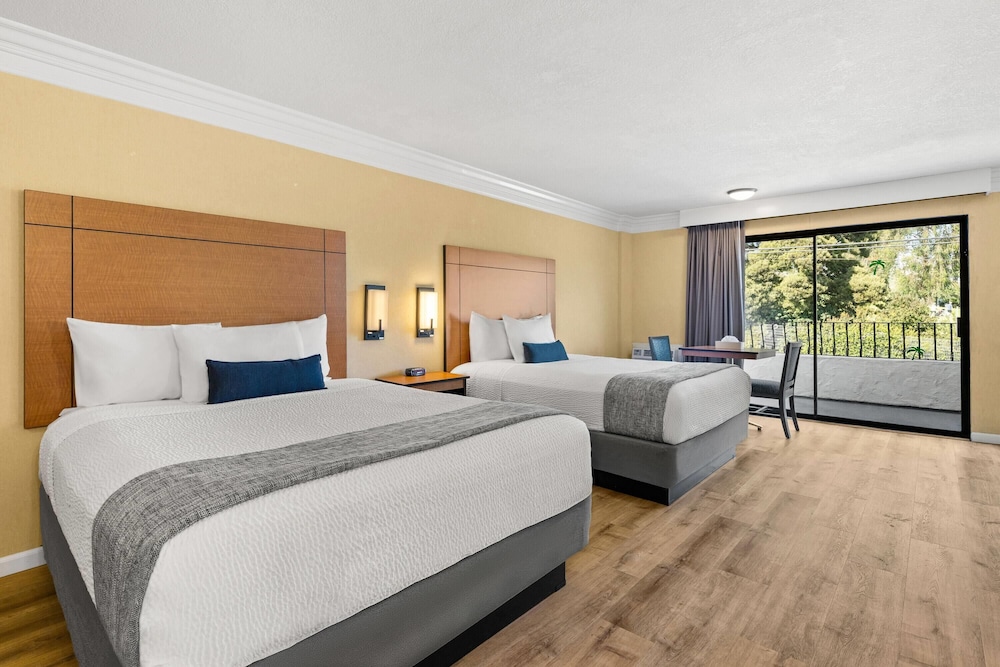 Travelodge by Wyndham San Clemente Beach 14/50