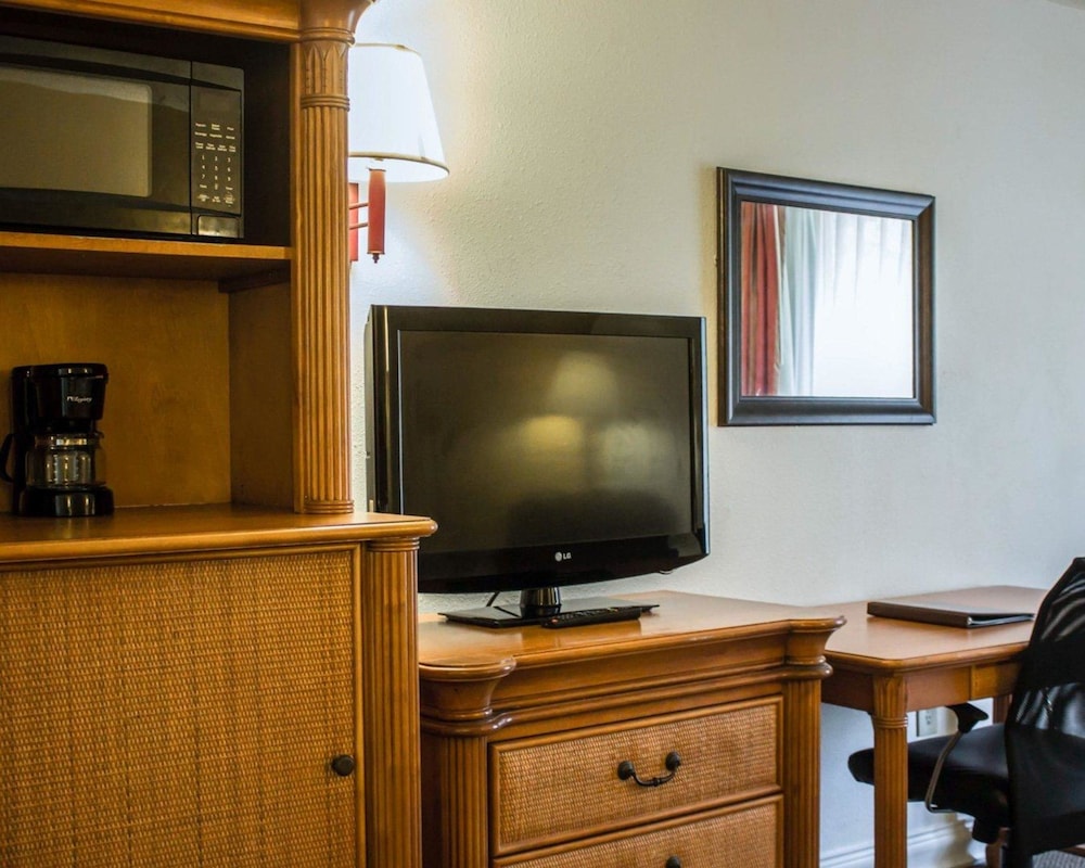 Quality Inn & Suites St Augustine Beach Area 18/20