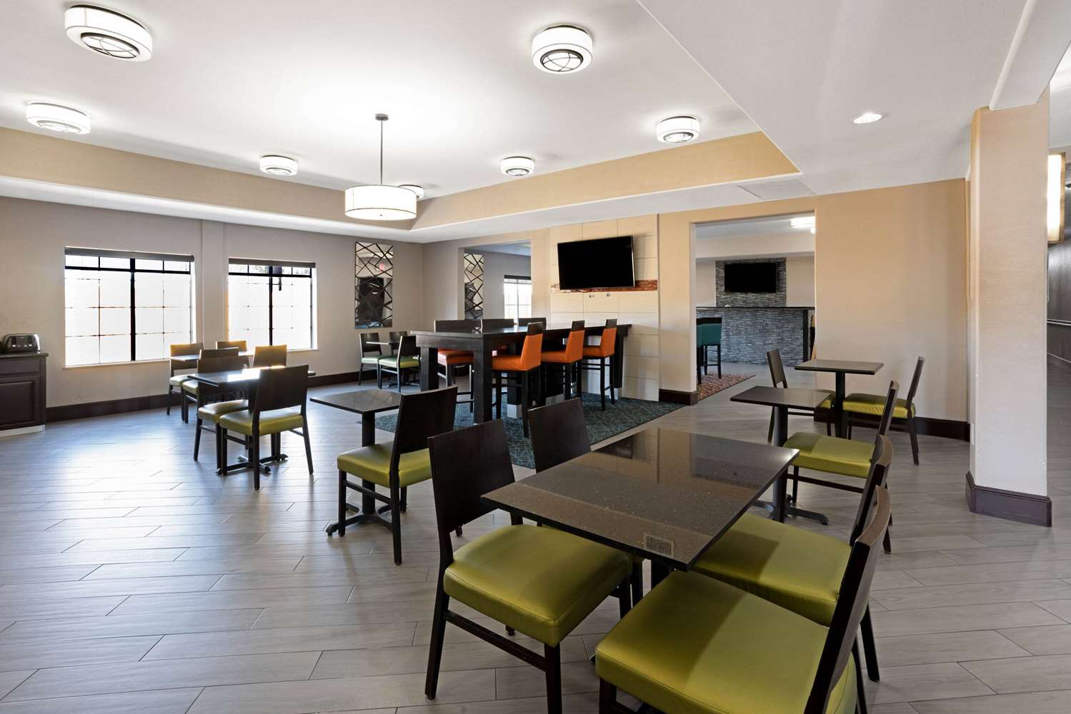 La Quinta Inn & Suites by Wyndham Houston Bush Intl Airpt E 15/30