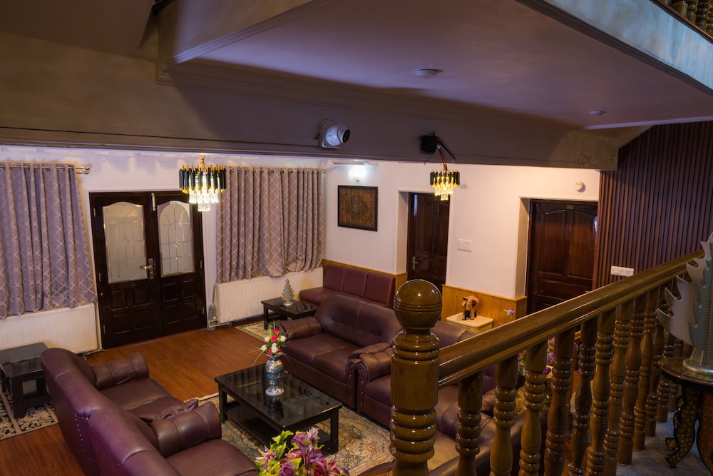 Hotel Abshar 19/23