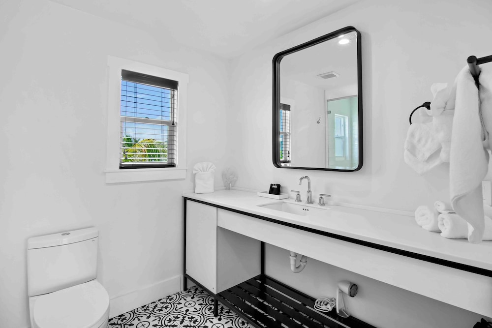 Seaside at Anna Maria Island Inn 40/46