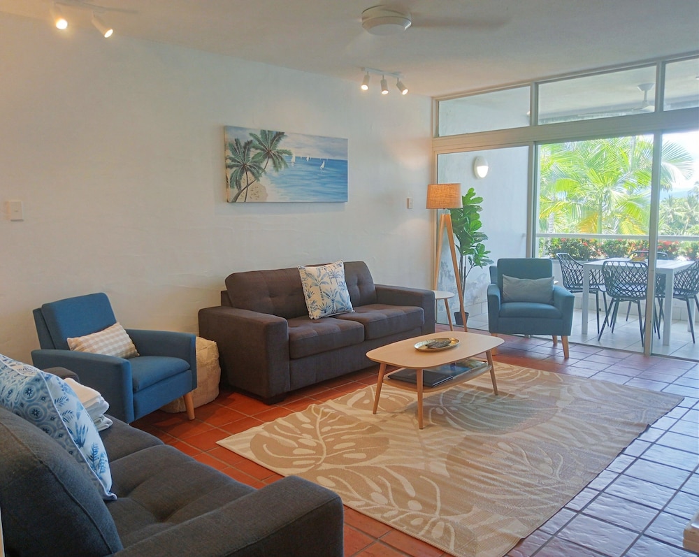 Club Tropical Resort 33/50