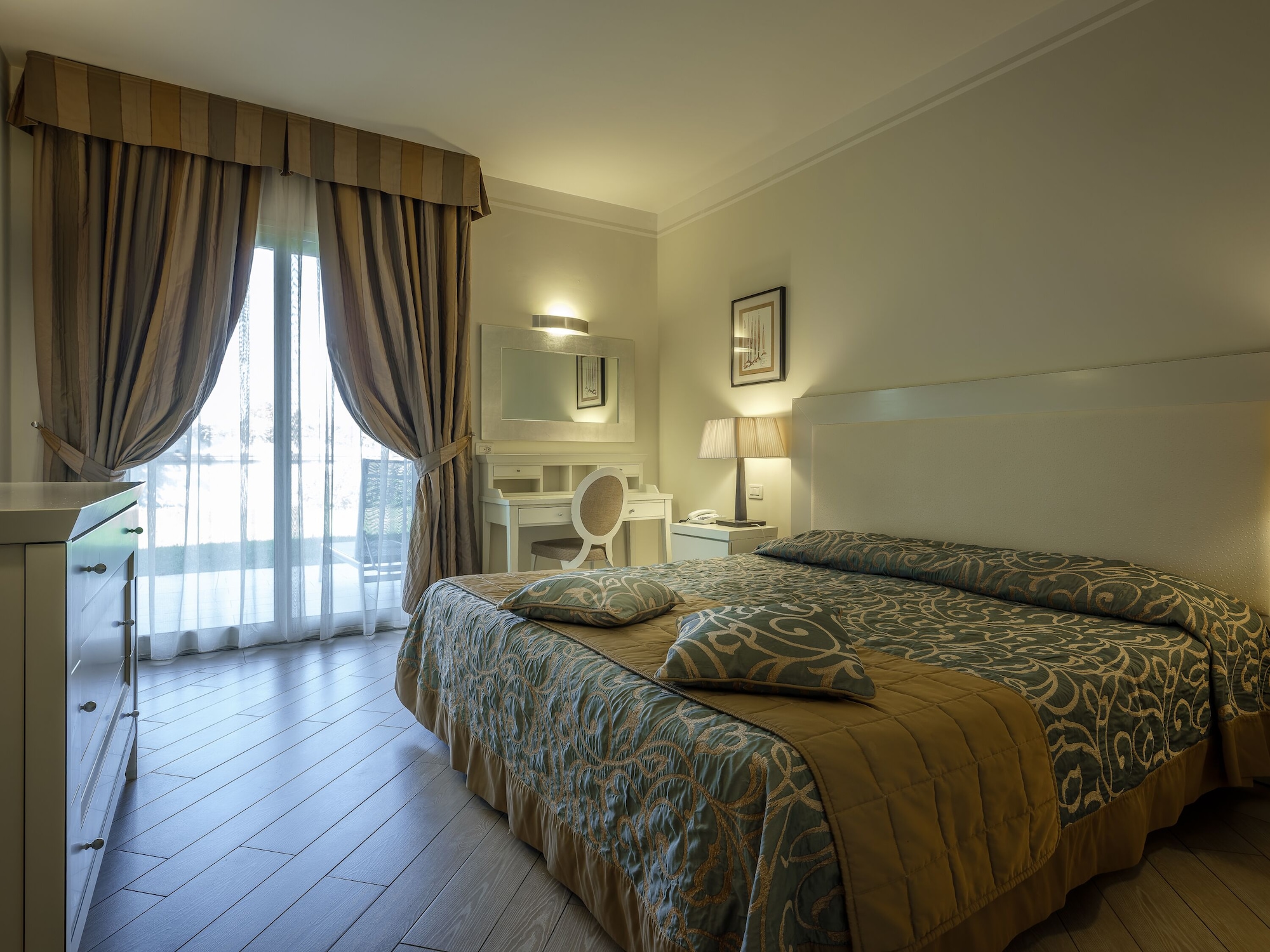 جناح بسرير مزدوج مع أريكة، Parc Hotel Germano Suites 3/9
