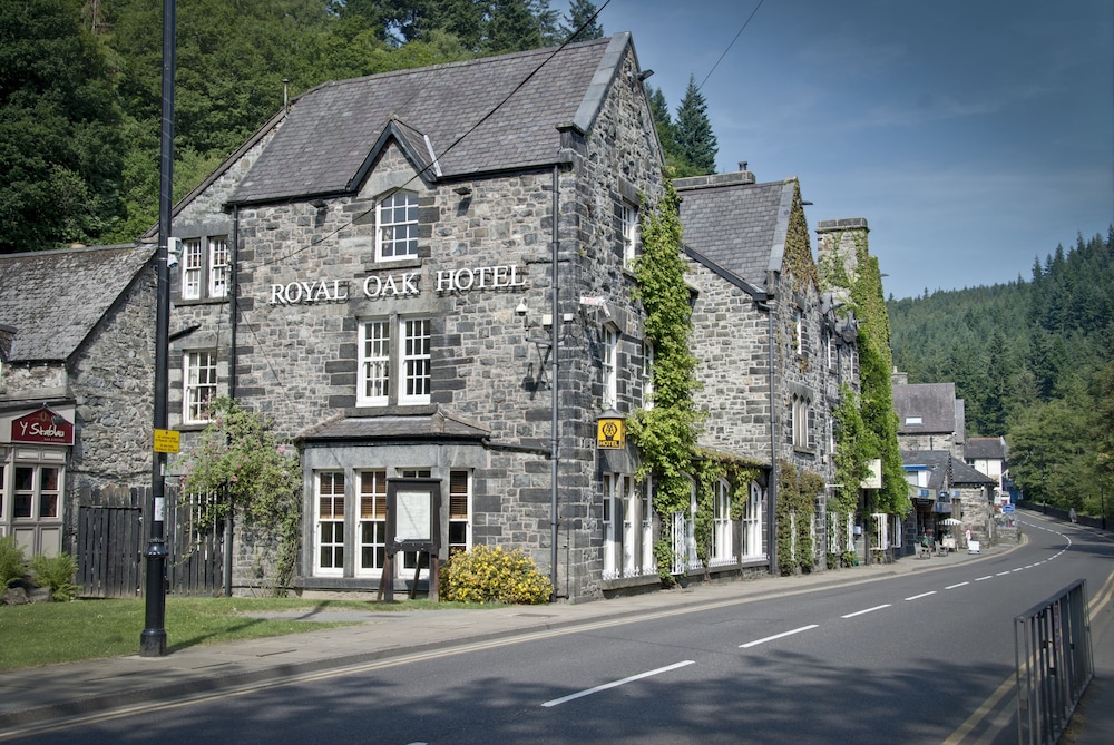 Royal Oak Hotel 1/49