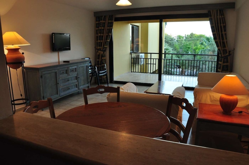 Palm Court Suites 22/48
