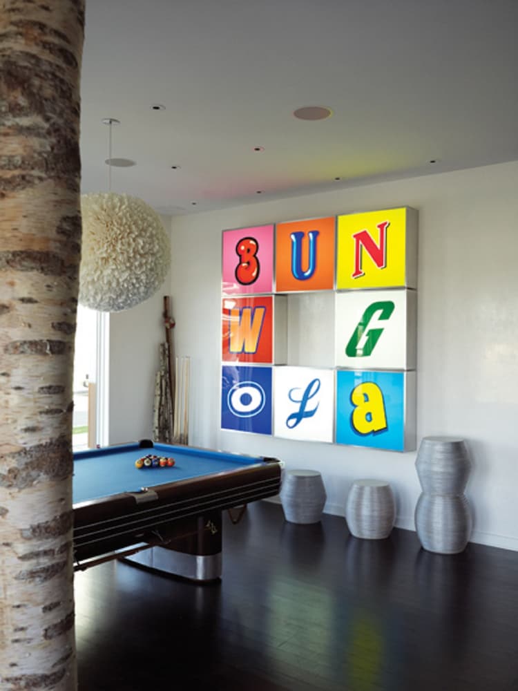 Bungalow Hotel 9/71