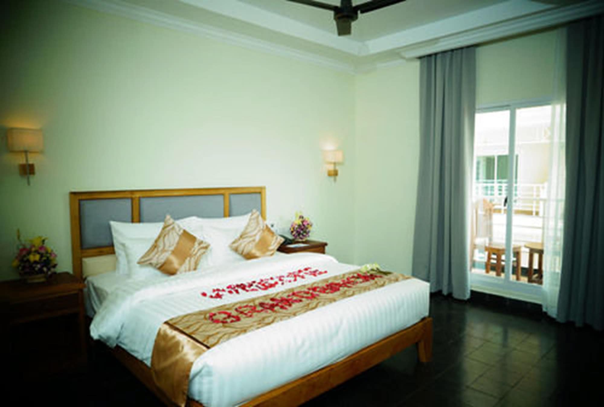 1 BEDROOM, FAMILY SUITE, POOL VIEW, BALCONY
