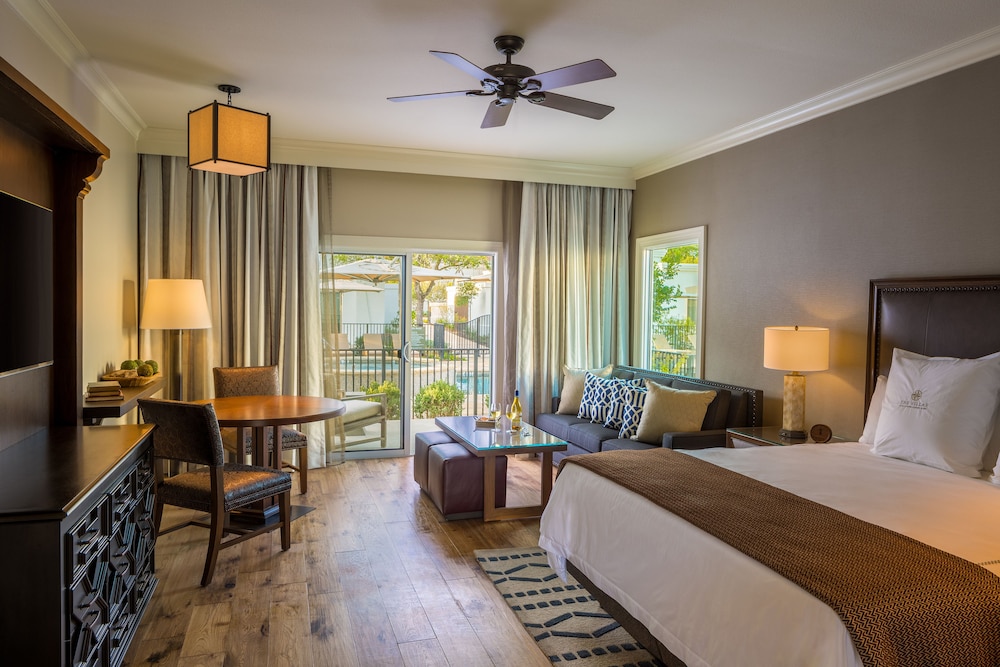 Villa, King Bed, Sofa