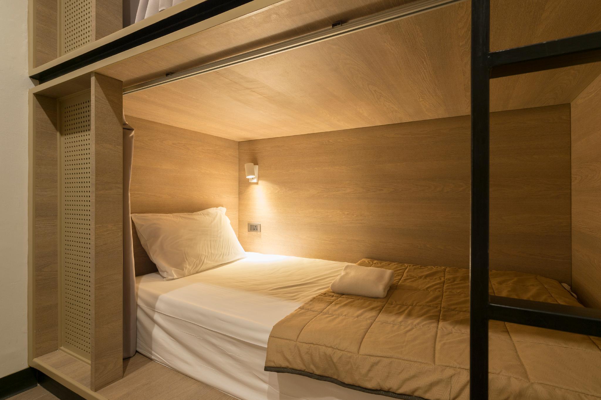 FEMALE DORM, FEMALE ONLY, STANDARD