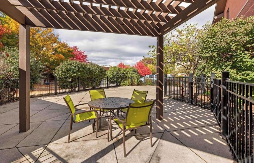 Studio 6 Extended Stay South Bend Mishawaka South IN 48/60