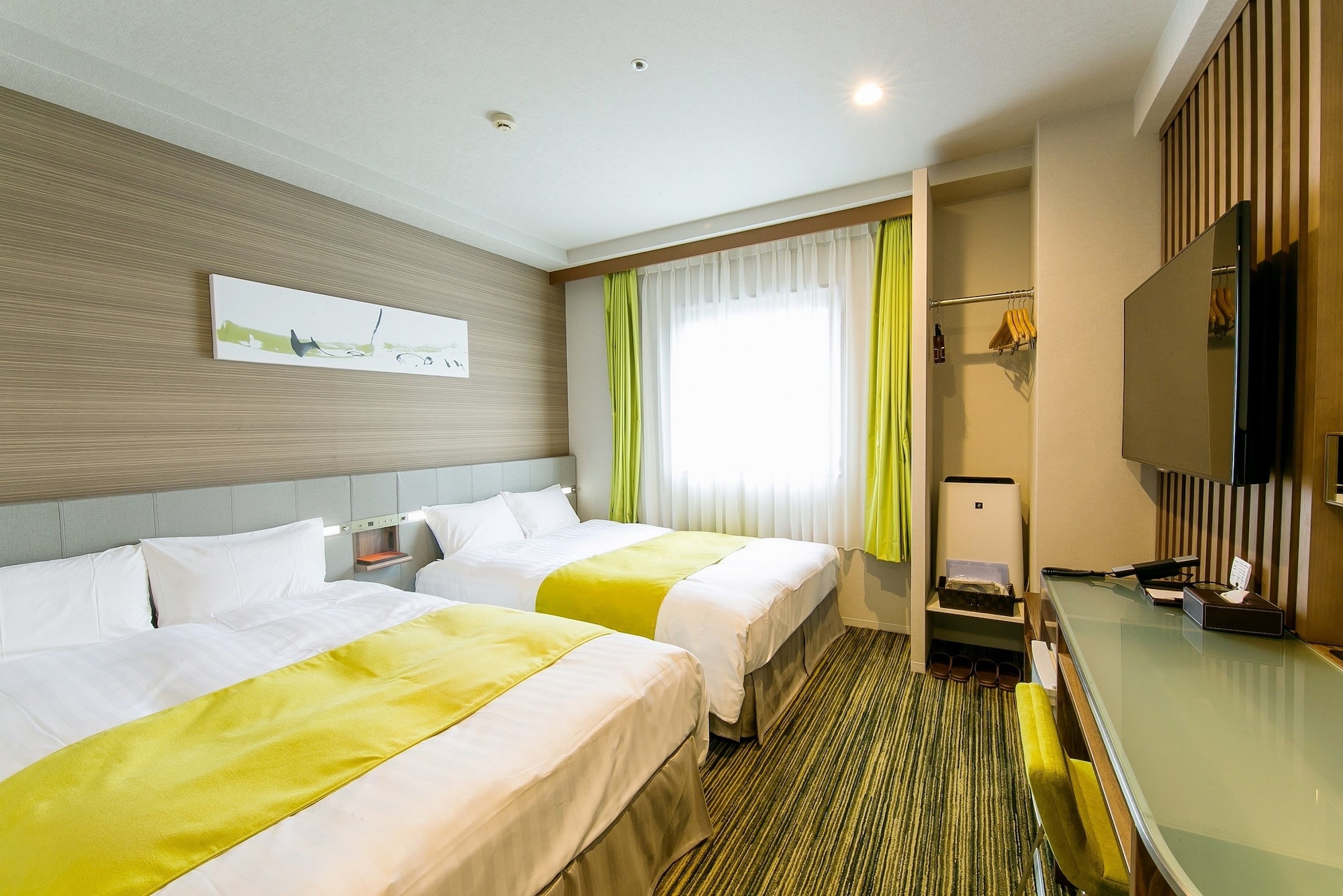 ROOM, 2 DOUBLE BEDS