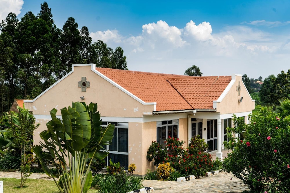 Wagga Resort Hotel 2/40