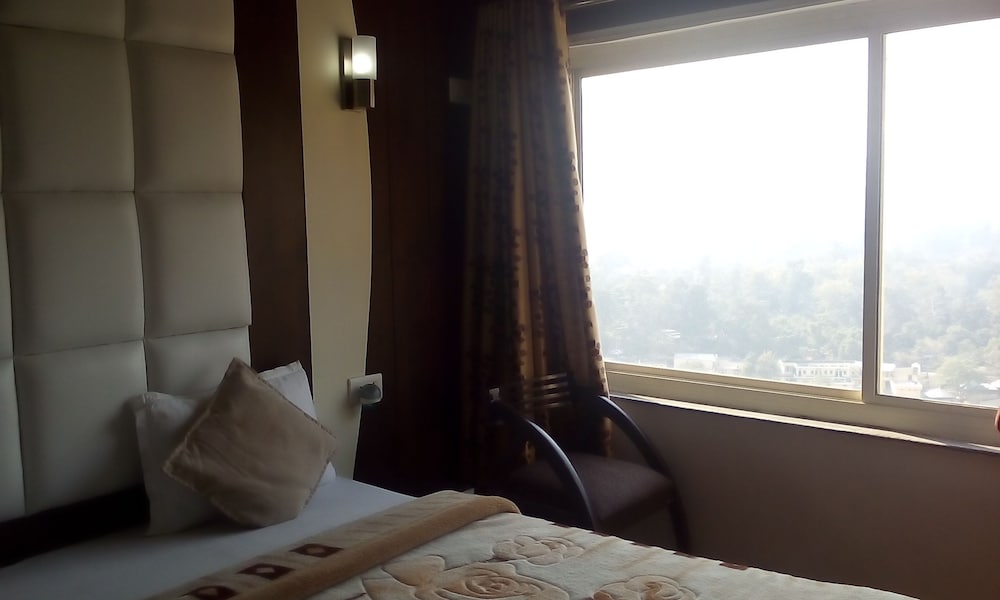 Hotel Ganesha Inn 18/50