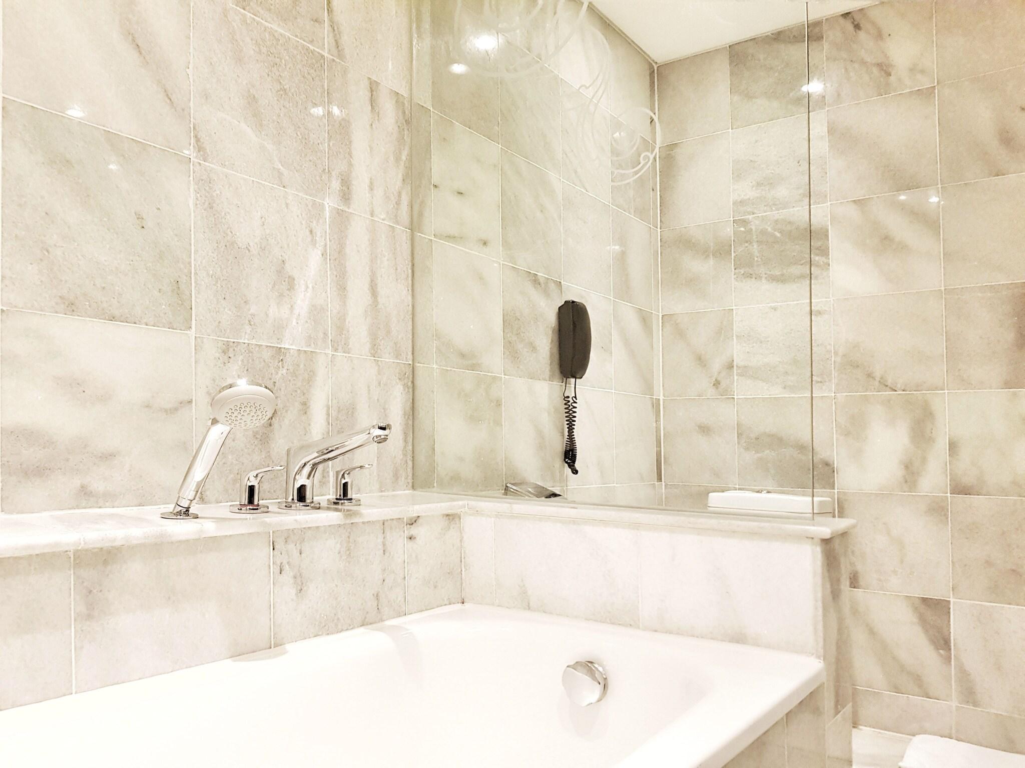 غرفة ديلوكس بسرير كينج، LE MERIDIEN JAKARTA 9/9