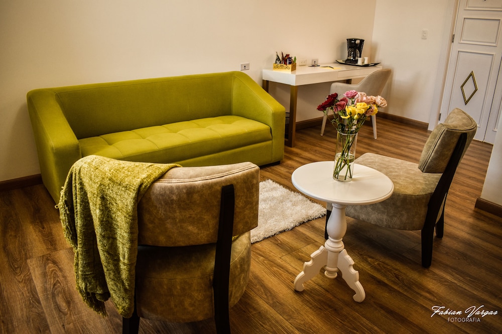 Adamas House Hotel 30/50