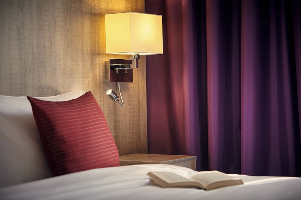 Mercure Versailles Paris Ouest 42/76