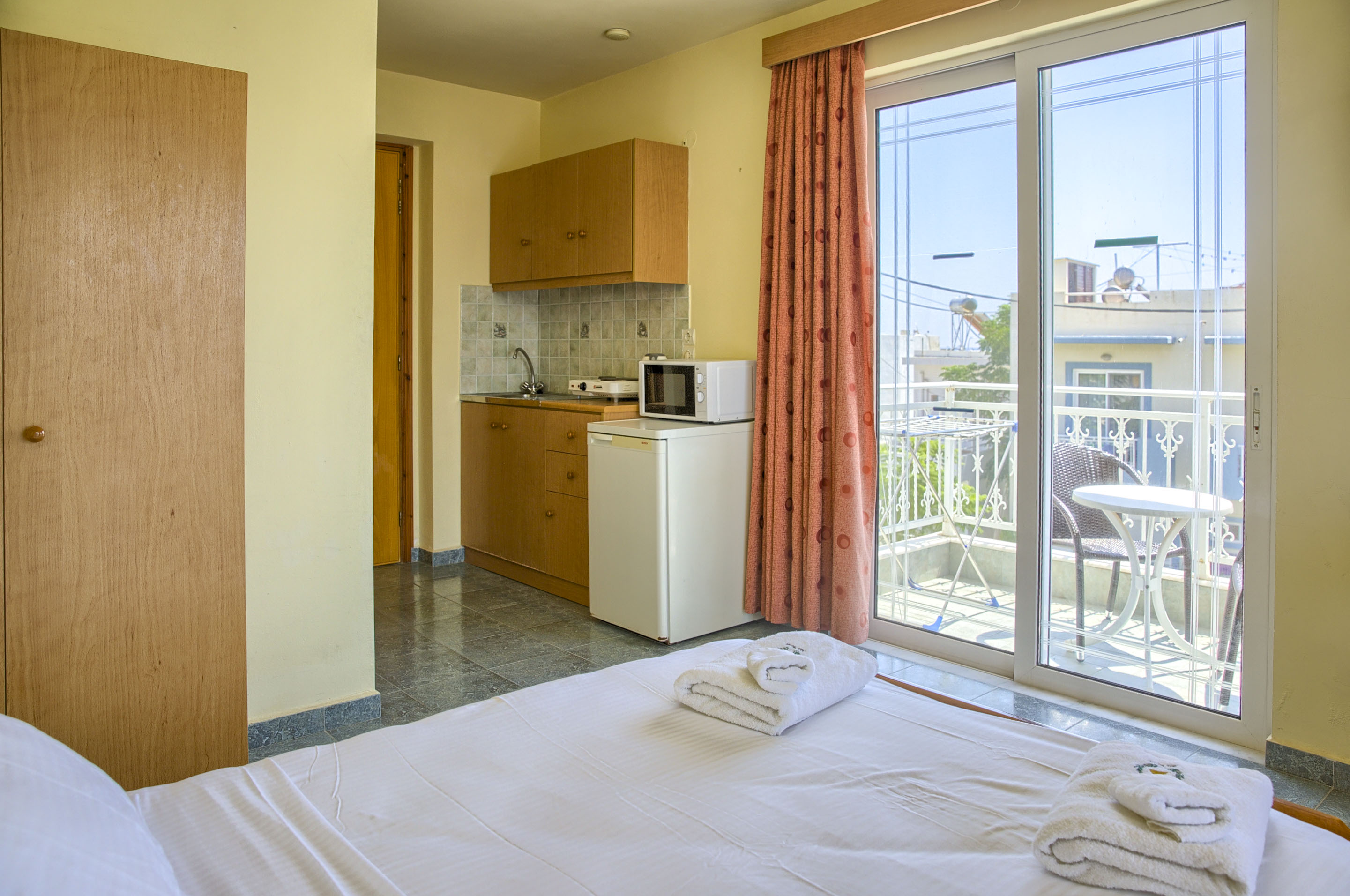 Economy, Double Bed, Alia Luxury Suites and Spa 3/4