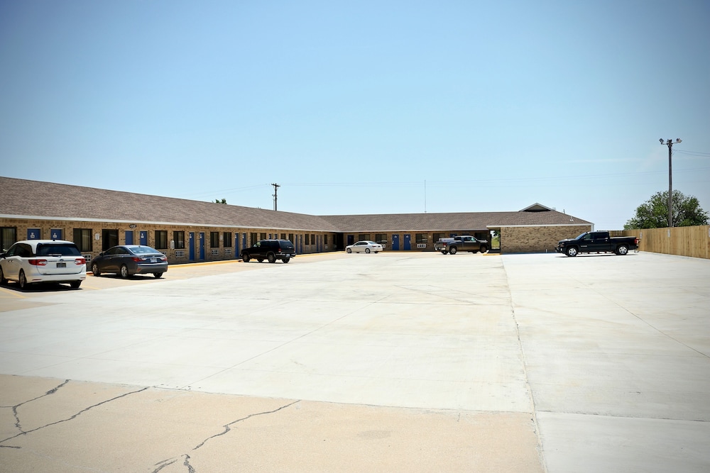Heritage Inn & Suites 23/31