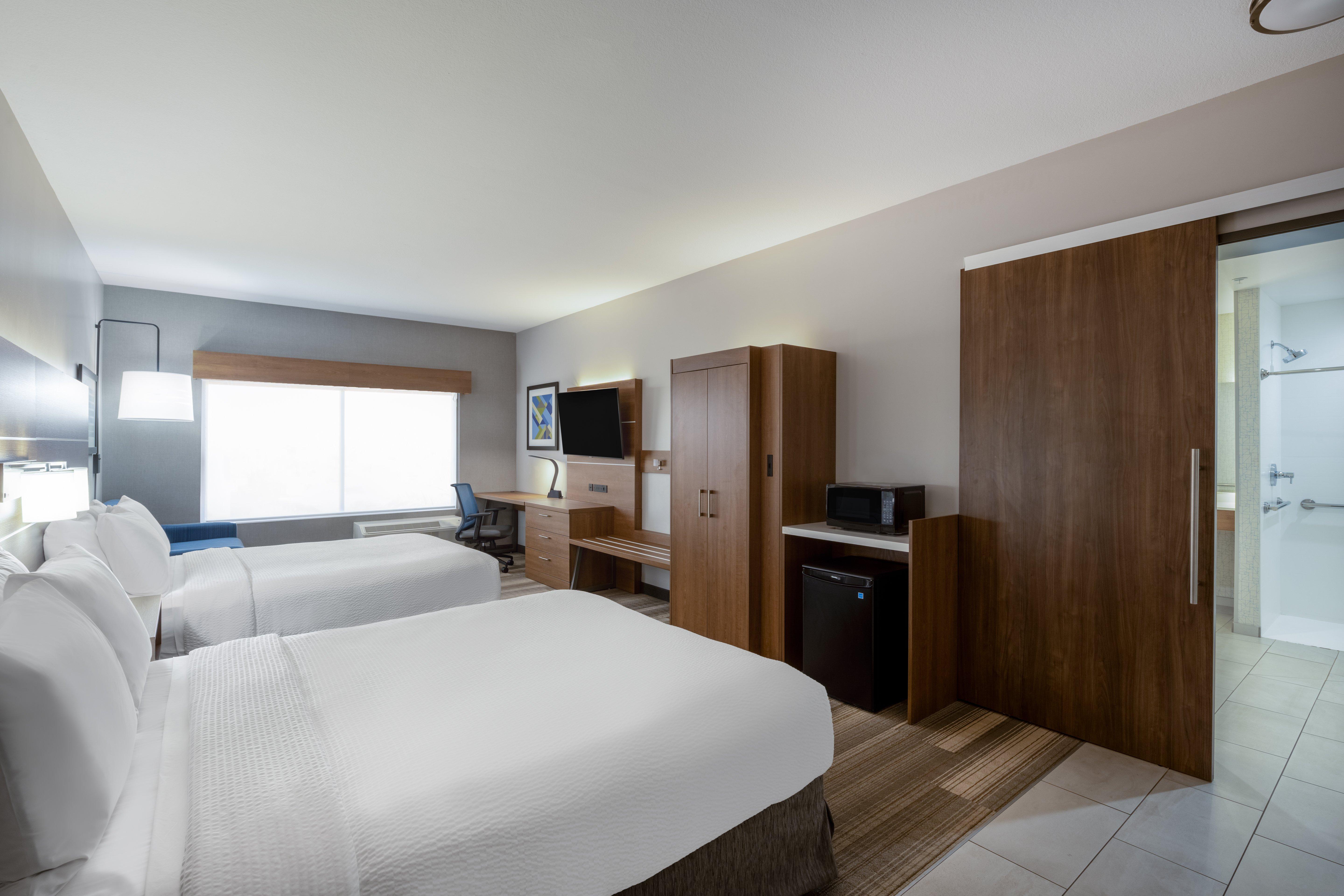 Suite, Queen Bed, Accessible