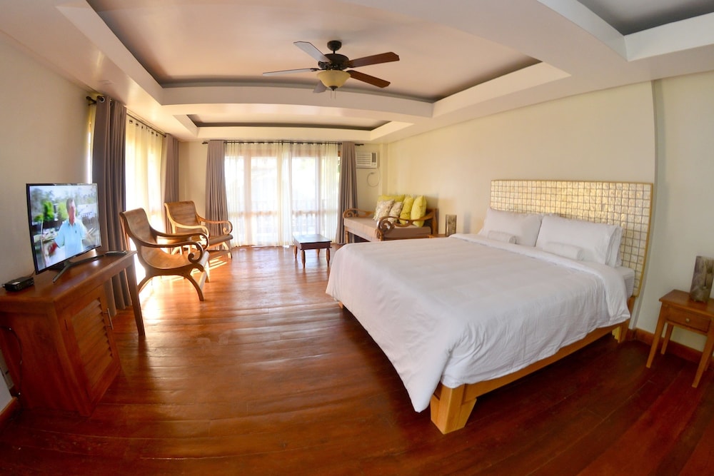 Nabulao Beach And Dive Resort 12/70
