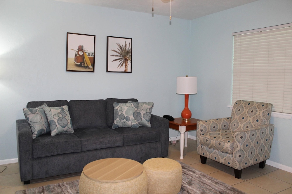 Coconut Palms Beach Resort II 23/50