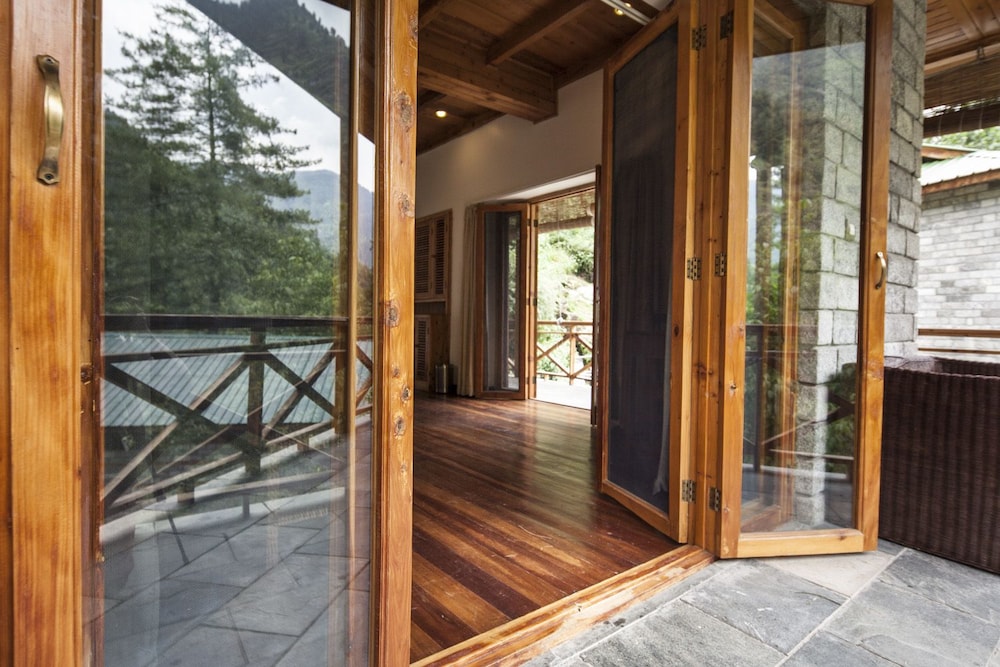 Tall Trees Resort 20/50