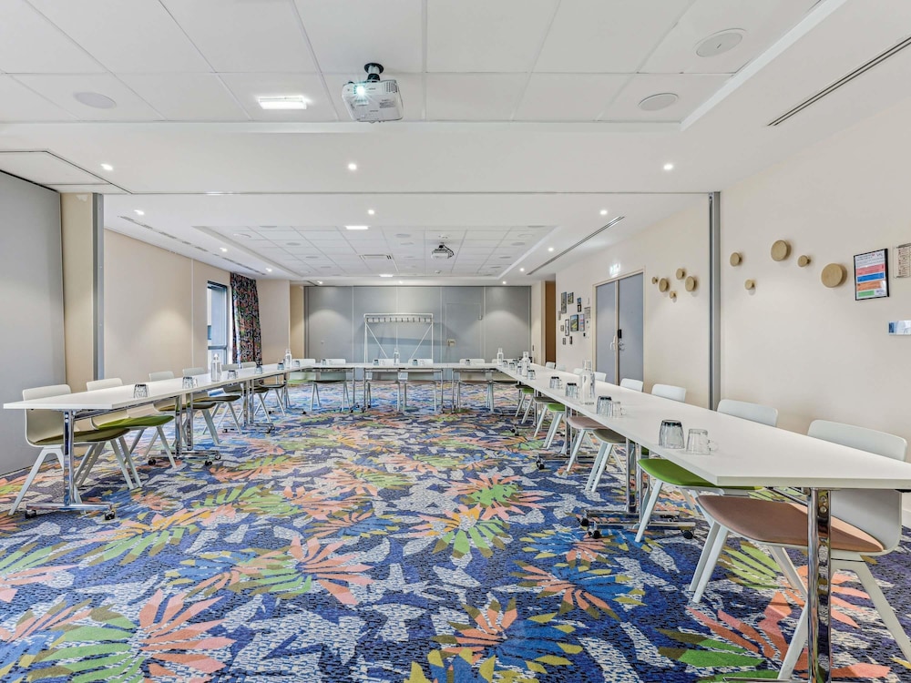 Mercure Paris Orly Tech Airport 73/78