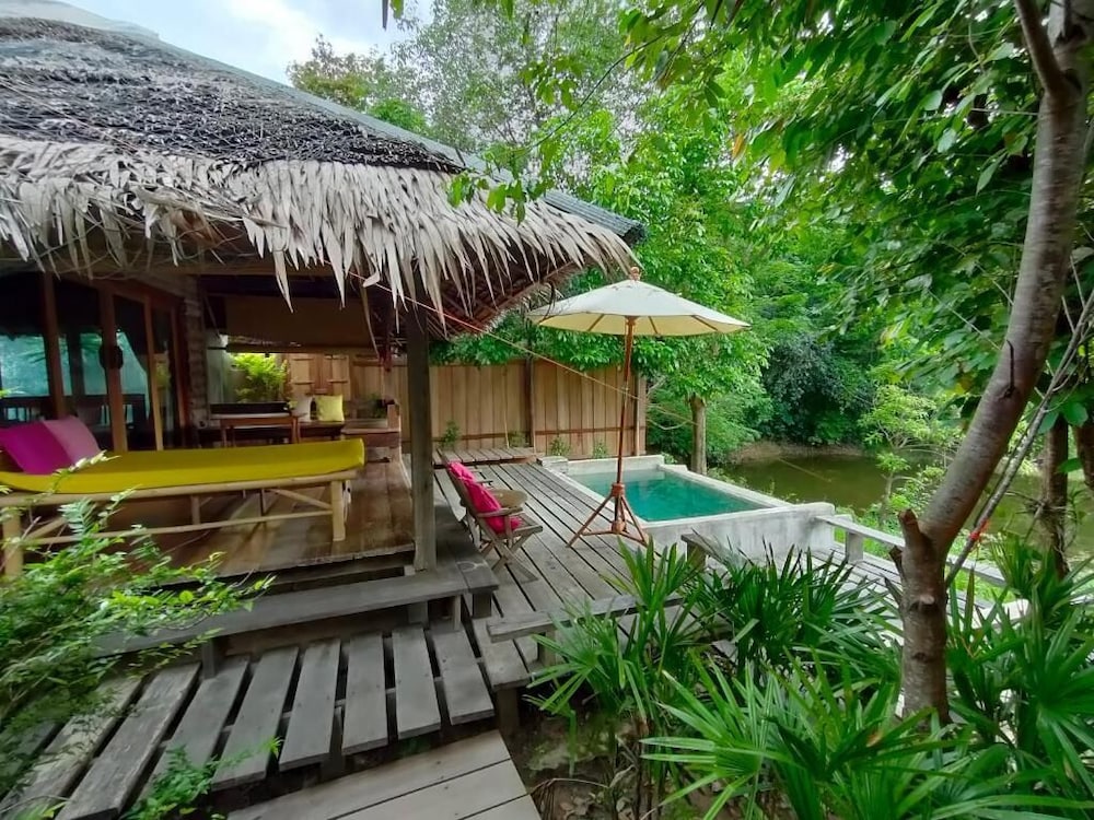 Thap Pala Cottage 49/50